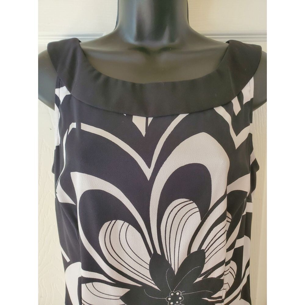 Connected Apparel Women's Shift Dress SZ 10 VNeck Black White Floral Sleeveless‎